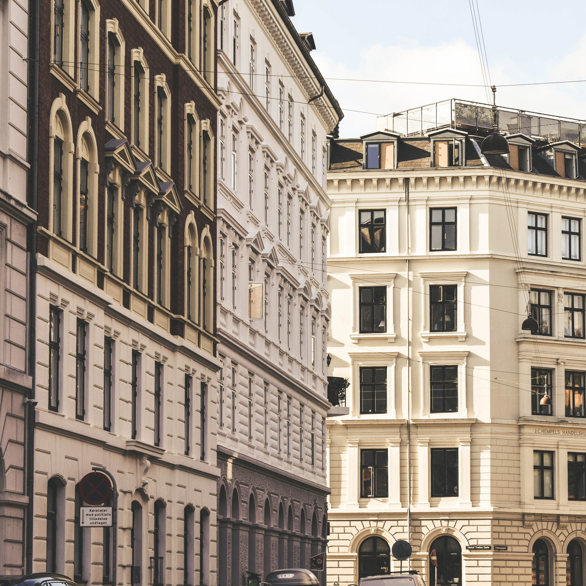 Sserass I05huz9alzg Unsplash
