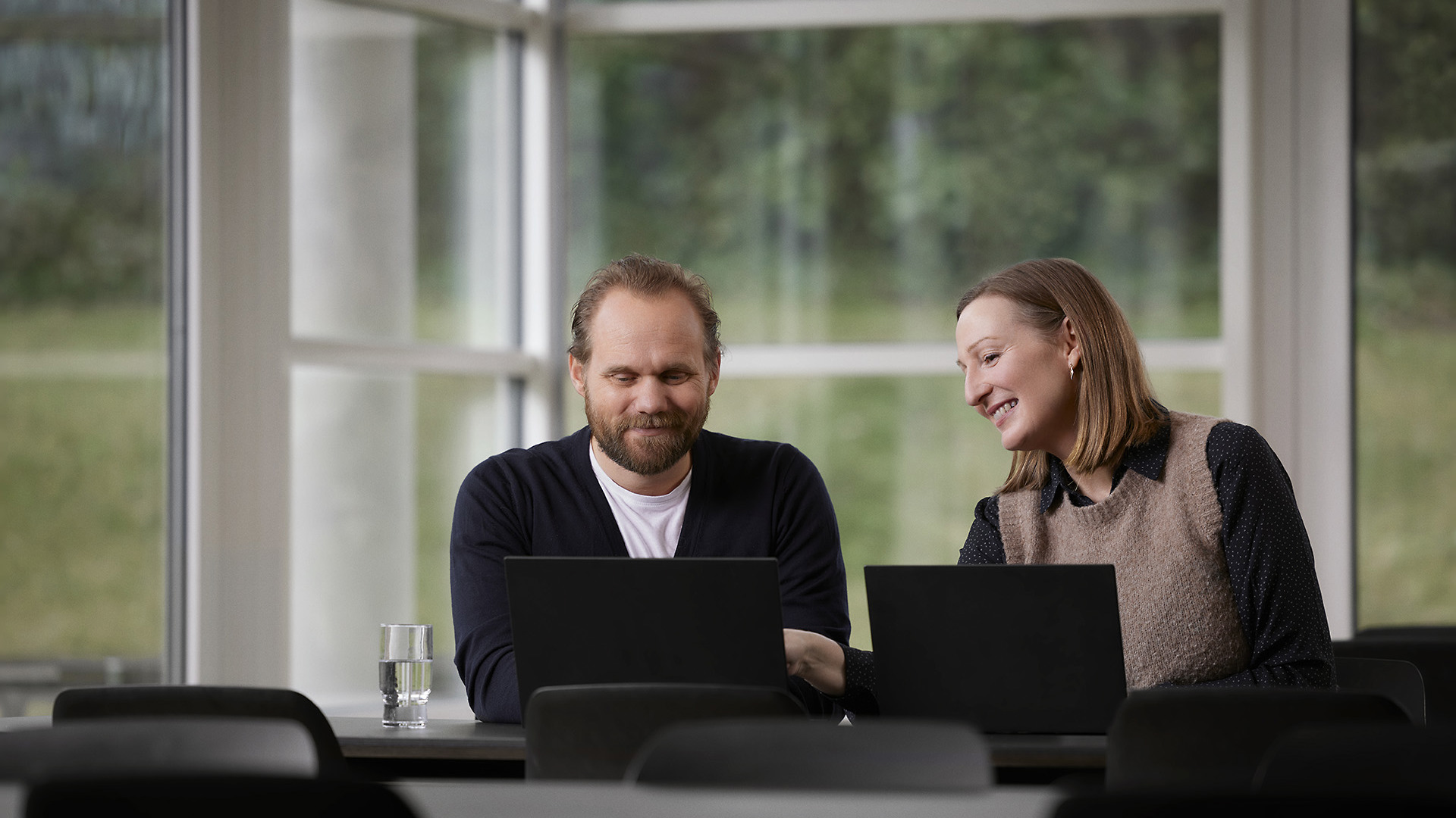 TDC NET 4 Møde Flere Personer 2 Low Srgb